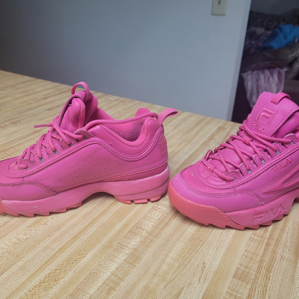 Fila HOT Pink Sneakers💖 - Picture 4 of 10